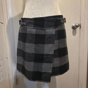2009 Gap Women's Grey and Black Skirt